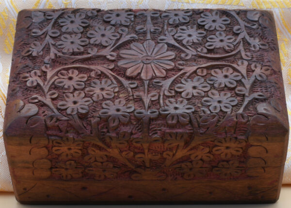 boite en bois ciselé